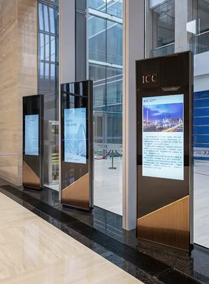 Application scenario image for 32 Inch Android LCD Advertising Machine 1200 Nits for Signage, 32 Inch Android LCD